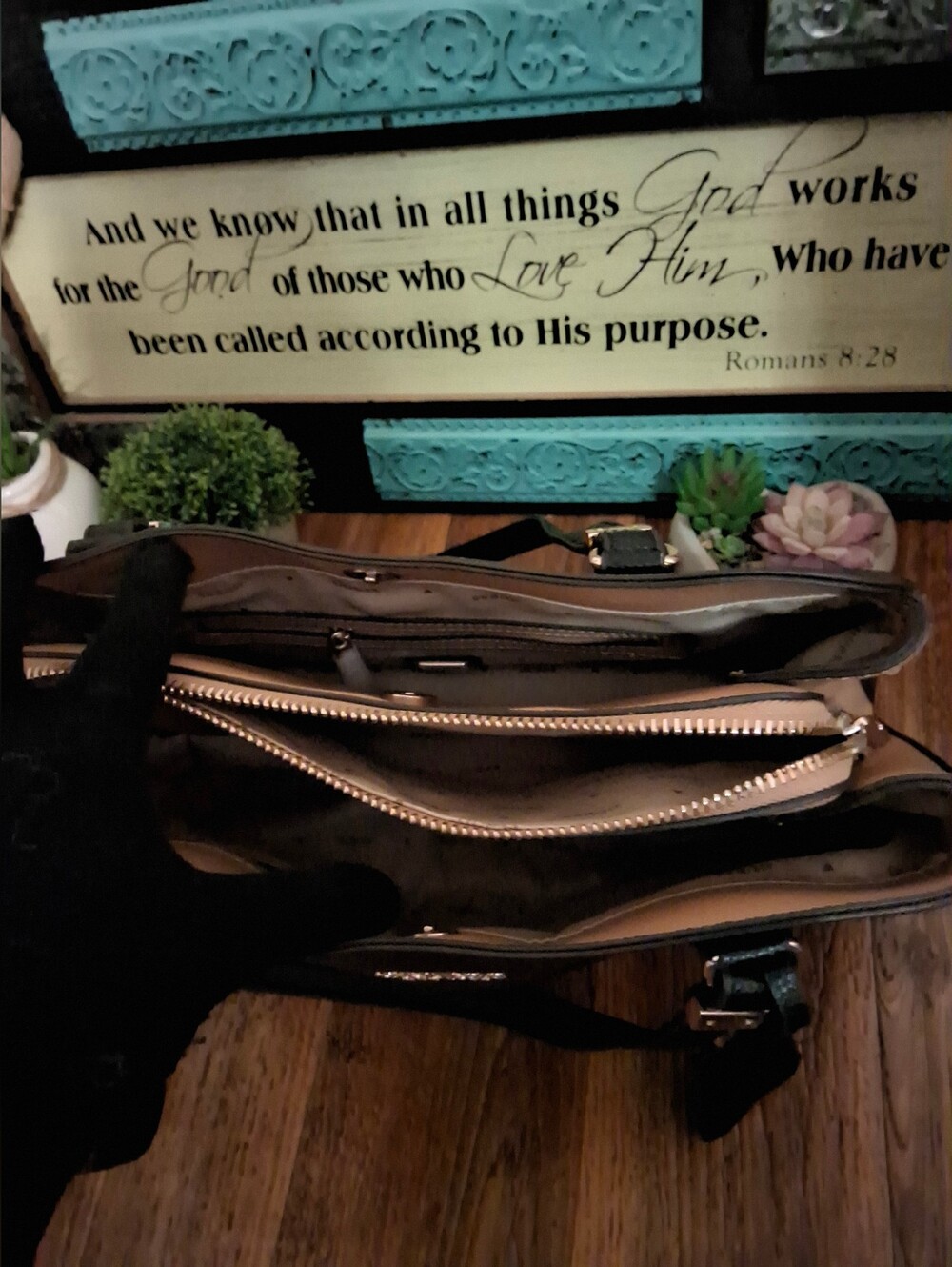 GUESS COLOR BLOCK SATCHEL - Picture 3 of 9